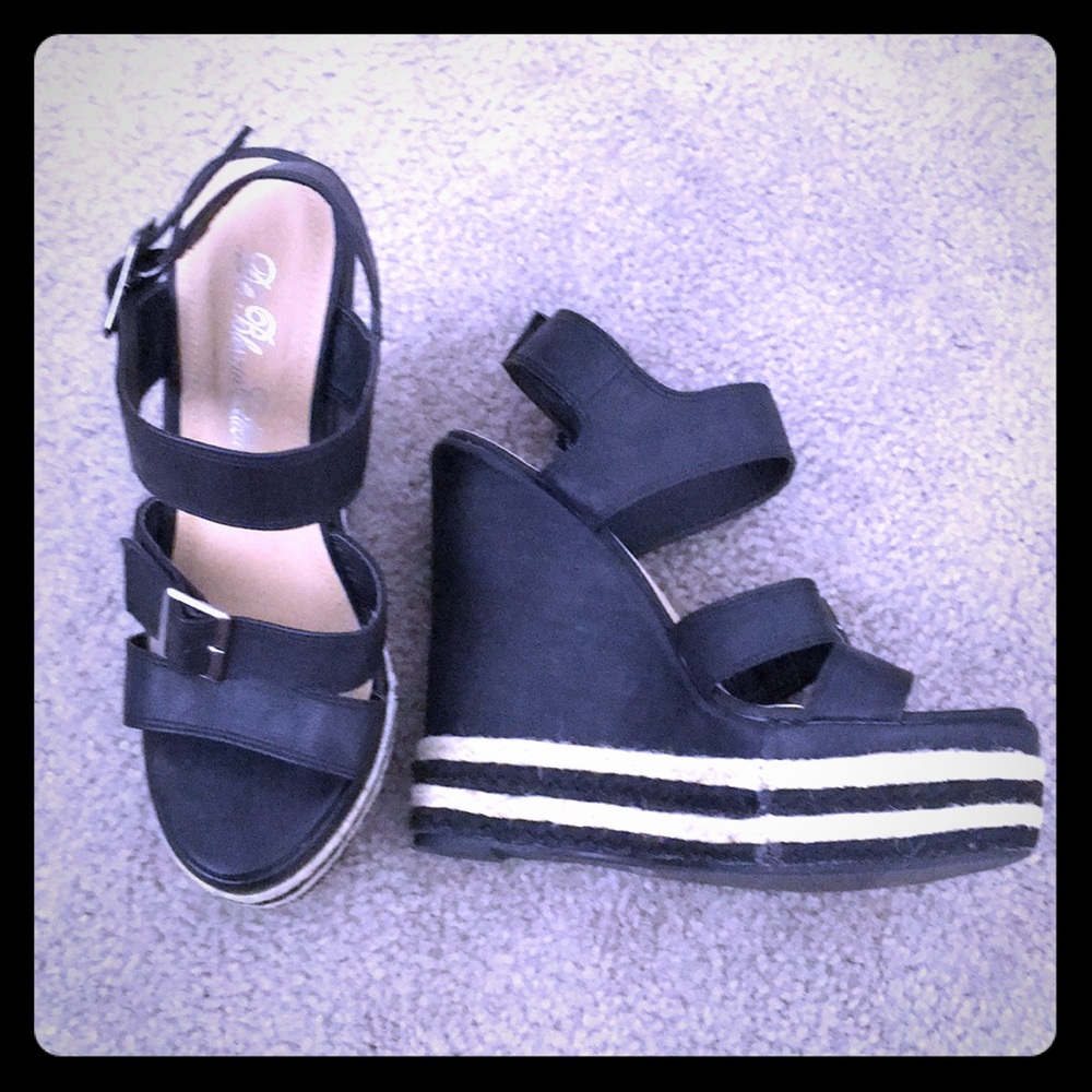 Sexy and Fun Wedges Size 8